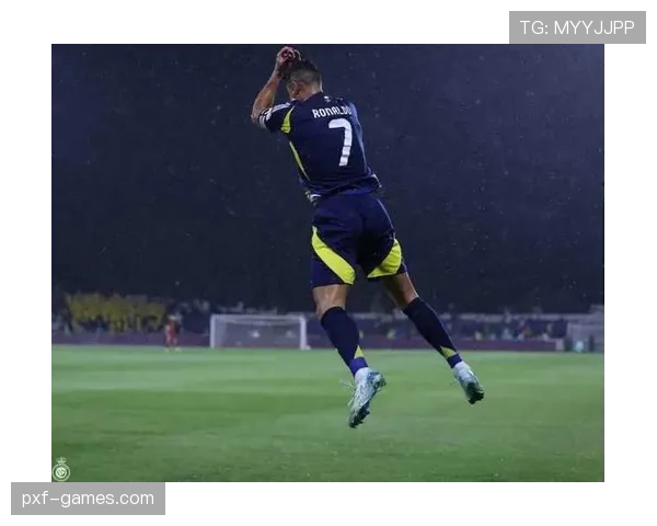 C罗状态火热连续破门,助力球队强势前进 C罗状态火热连续破门,助力球队强势前进